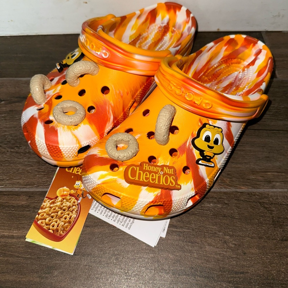 Honey Nut Cheerios x Crocs Classic Clog, Kids Size j6 New